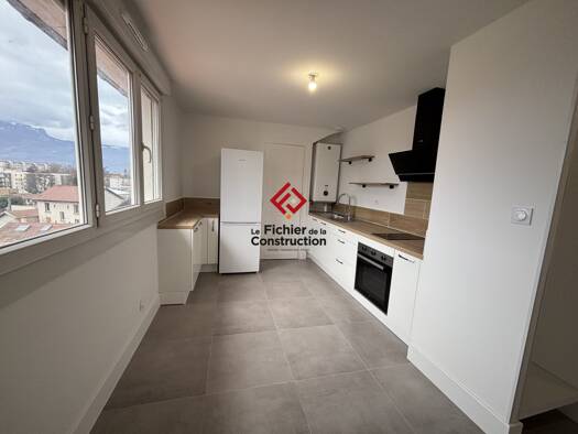 Appartement à louer 750 € 2 pièces 1 chambre 42,6 m² Étage 5/5 Le Murier-La Galochère Saint-Martin-d'Hères 38400