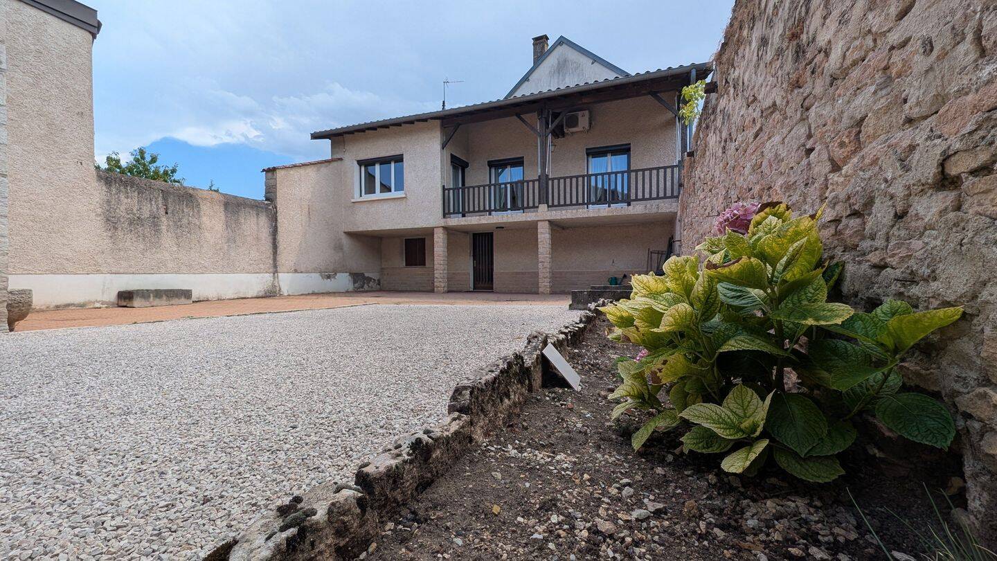 Maison 4 pièces 115 m² · à Prissé · 115 m² · 169 000 €