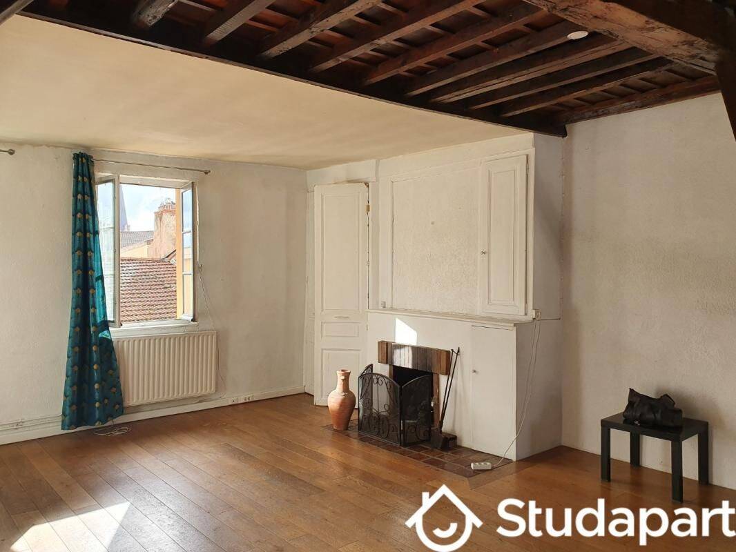 1 pièce 8 m² · à Lyon 5ème Arrondissement · 8 m² · 620 €