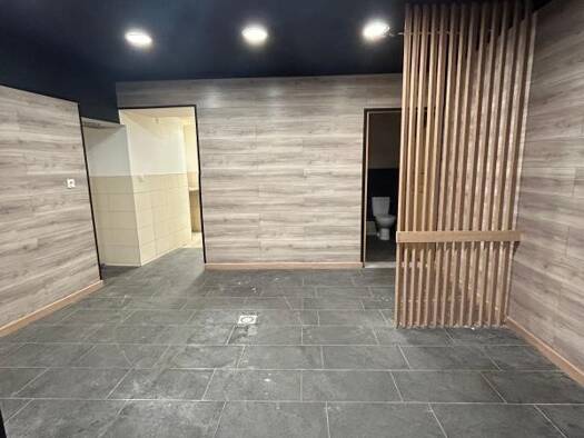 Entrepôt à louer 750 € 83 m² d'espace de stockage Le Bourg Bourg-de-Péage 26300