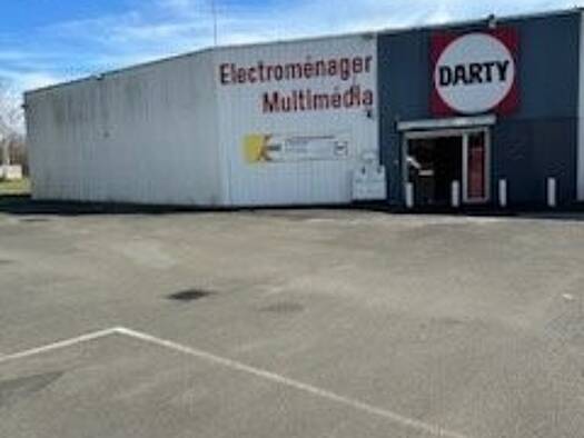 Local commercial à louer 2 000 € 595 m² de surface de vente Zone d'Activité Montceau-les-Mines 71300