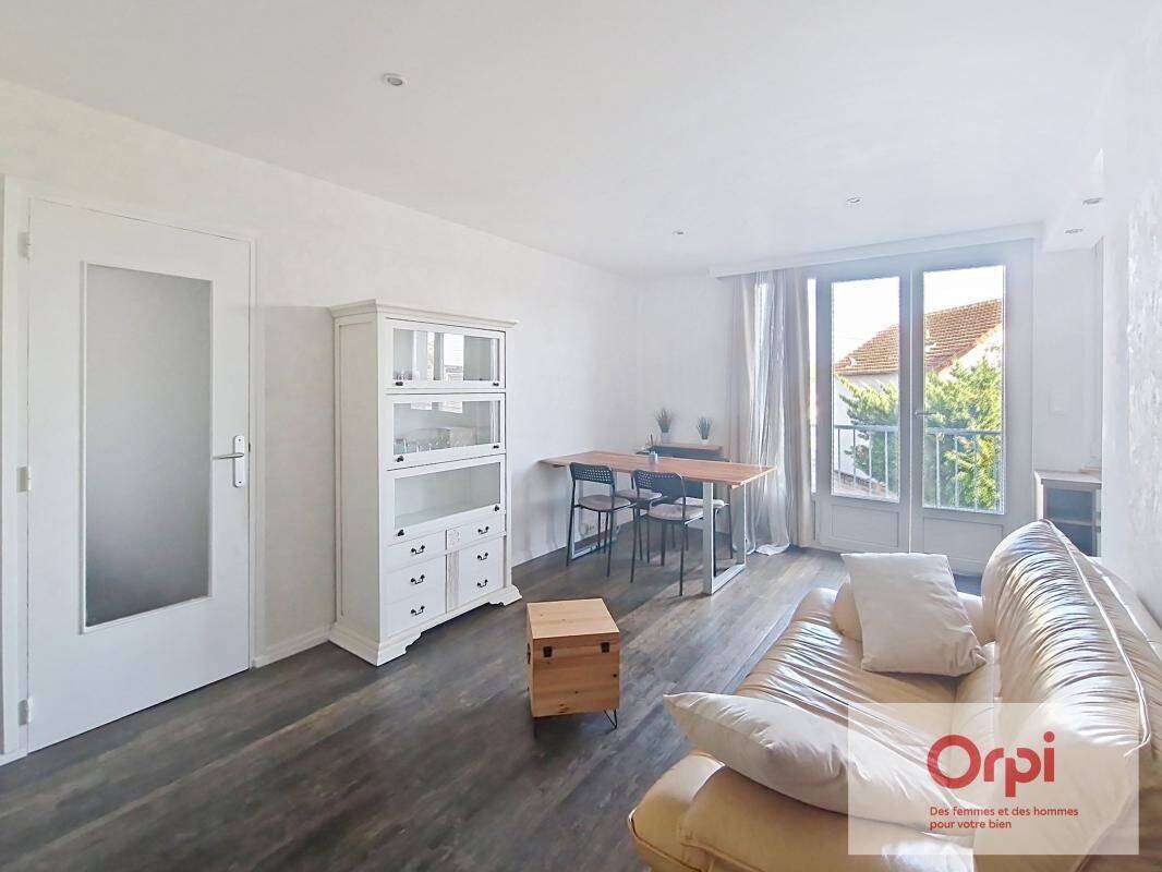 Appartement 3 pièces 54 m² · à Montluçon · 53,6 m² · 530 €