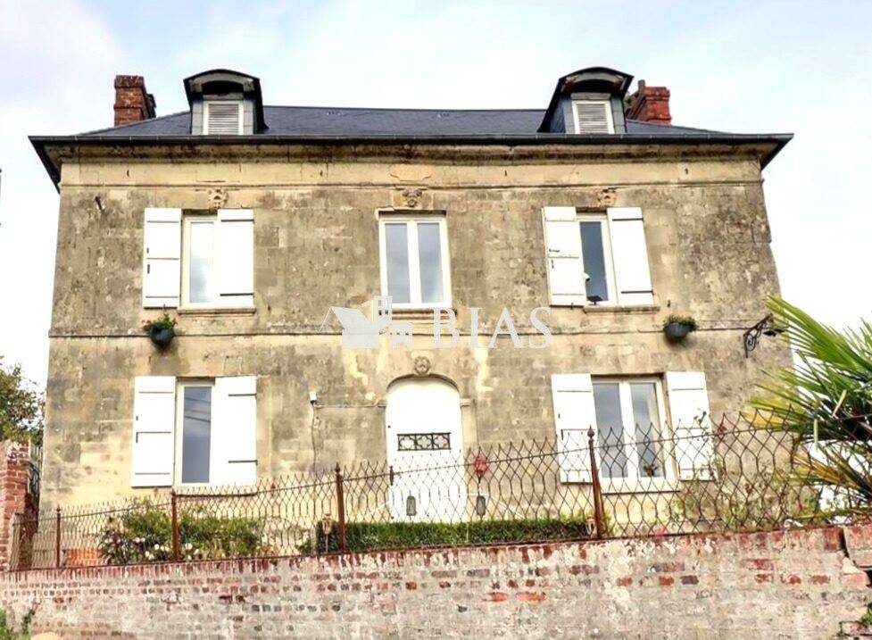 Maison 6 pièces 110 m² · à Pont-l'Évêque · 110 m² · 270 000 €
