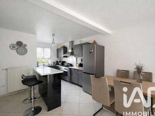 Maison à vendre 286 000 € 4 pièces 3 chambres 83 m² 232 m² de terrain Égly 91520