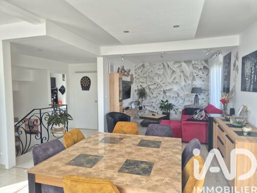 Maison à vendre 265 000 € 6 pièces 4 chambres 139 m² 663 m² de terrain La Ferrière 85280