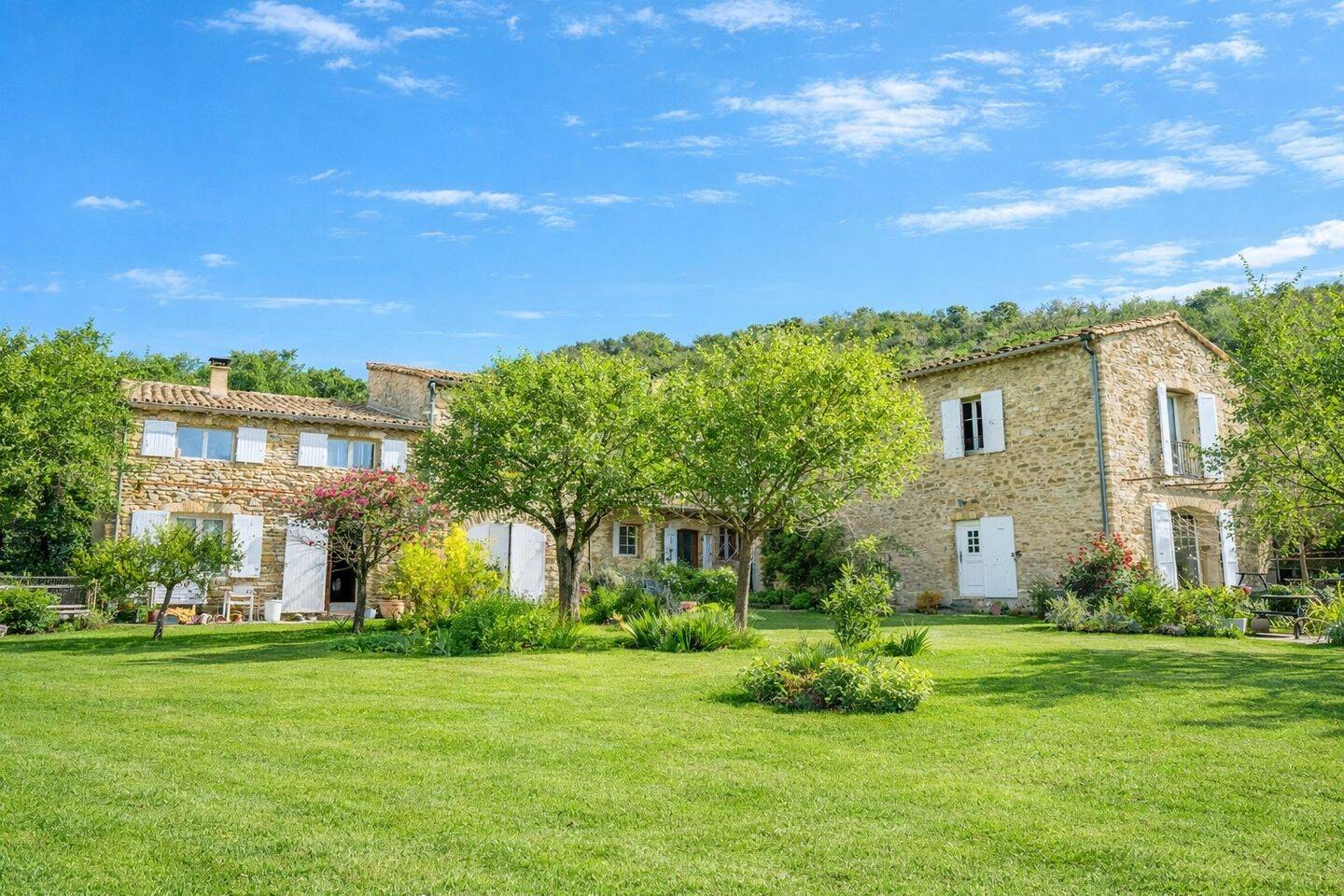 Maison 17 pièces 260 m² · à Grignan · 260 m² · 799 000 €