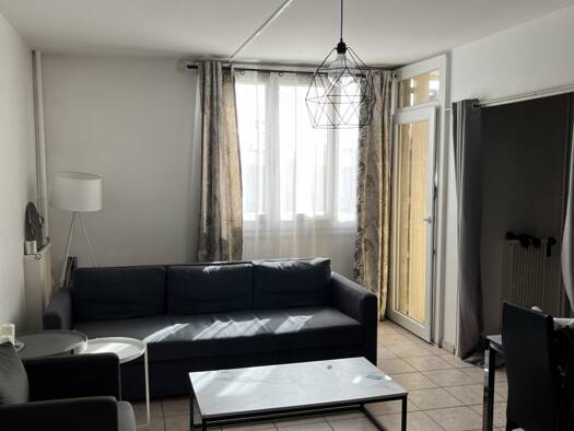 Appartement à vendre 80 000 € 5 pièces 3 chambres 83 m² Étage 5/6 Argensol Orange 84100
