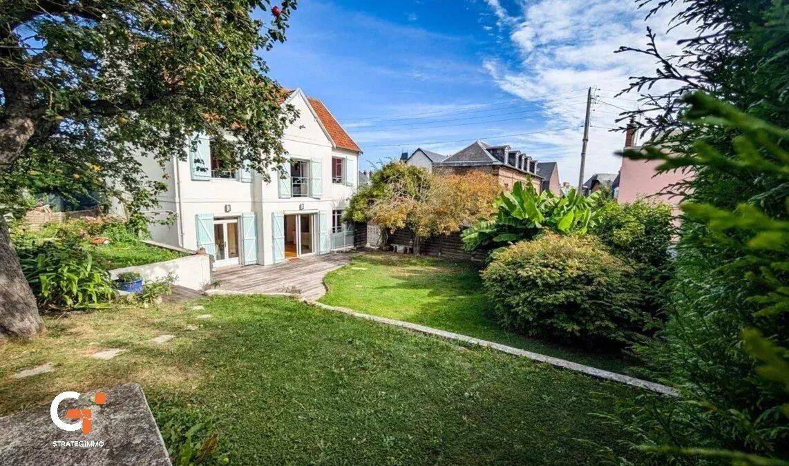 Maison 8 pièces 180 m² · à Dieppe · 180,1 m² · 1 400 €