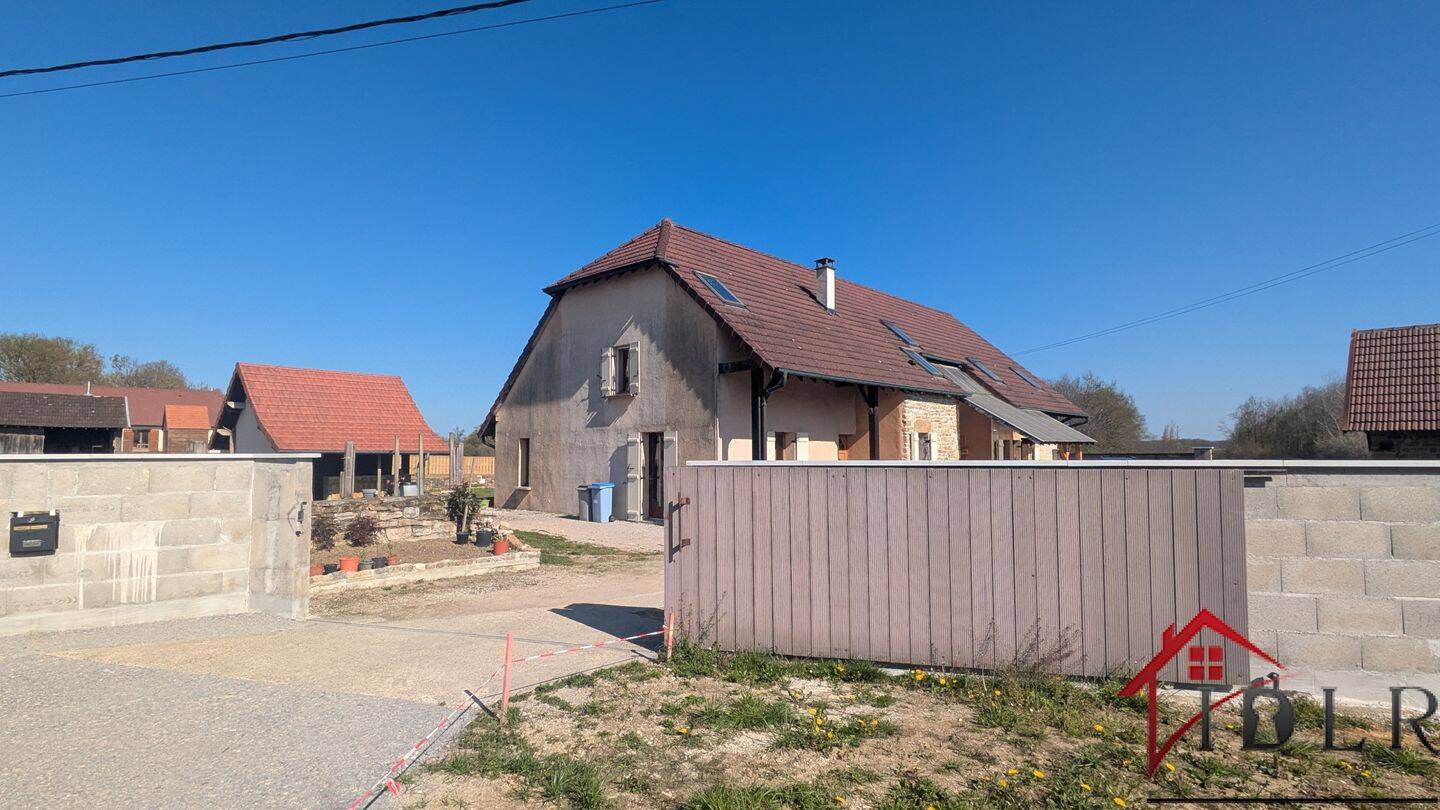 Maison 9 pièces 270 m² · à Francheville · 270 m² · 352 000 €