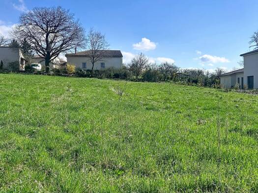 Terrain constructible à vendre 99 500 € 1 523 m² de terrain Beauzac 43590