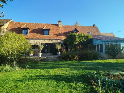 Maison à vendre 454 500 € 8 pièces 4 chambres 250 m² 3 600 m² de terrain Coux et Bigaroque-Mouzens 24220