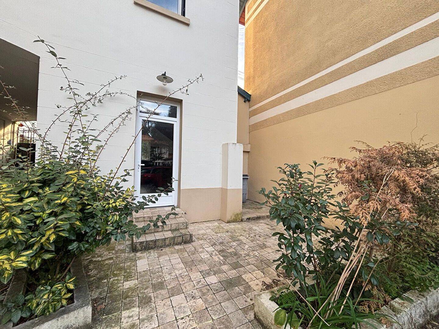 Appartement 3 pièces 50 m² · à Tassin-la-Demi-Lune · 50 m² · 1 050 €/mois