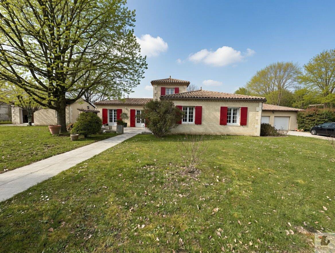 Maison 6 pièces 130 m² · à Lamonzie-Saint-Martin · 130,2 m² · 350 000 €