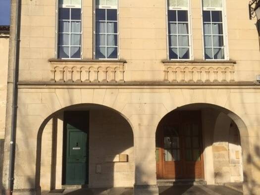 Appartement à louer 460 € 2 pièces 1 chambre 38 m² Étage 1/1 Blasimon 33540