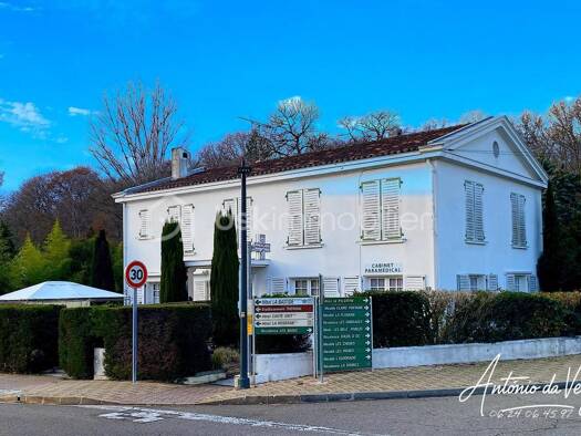 Immeuble à vendre 272 000 € 286 m² Cazaubon 32150