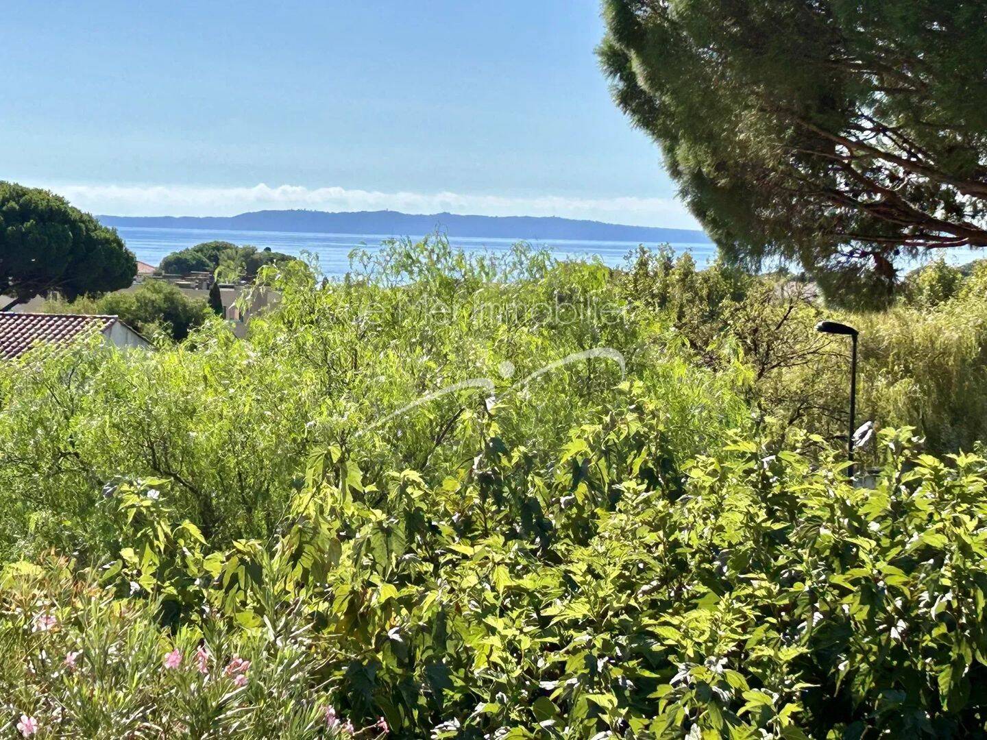 Appartement 2 pièces · à Le Lavandou · 276 000 €