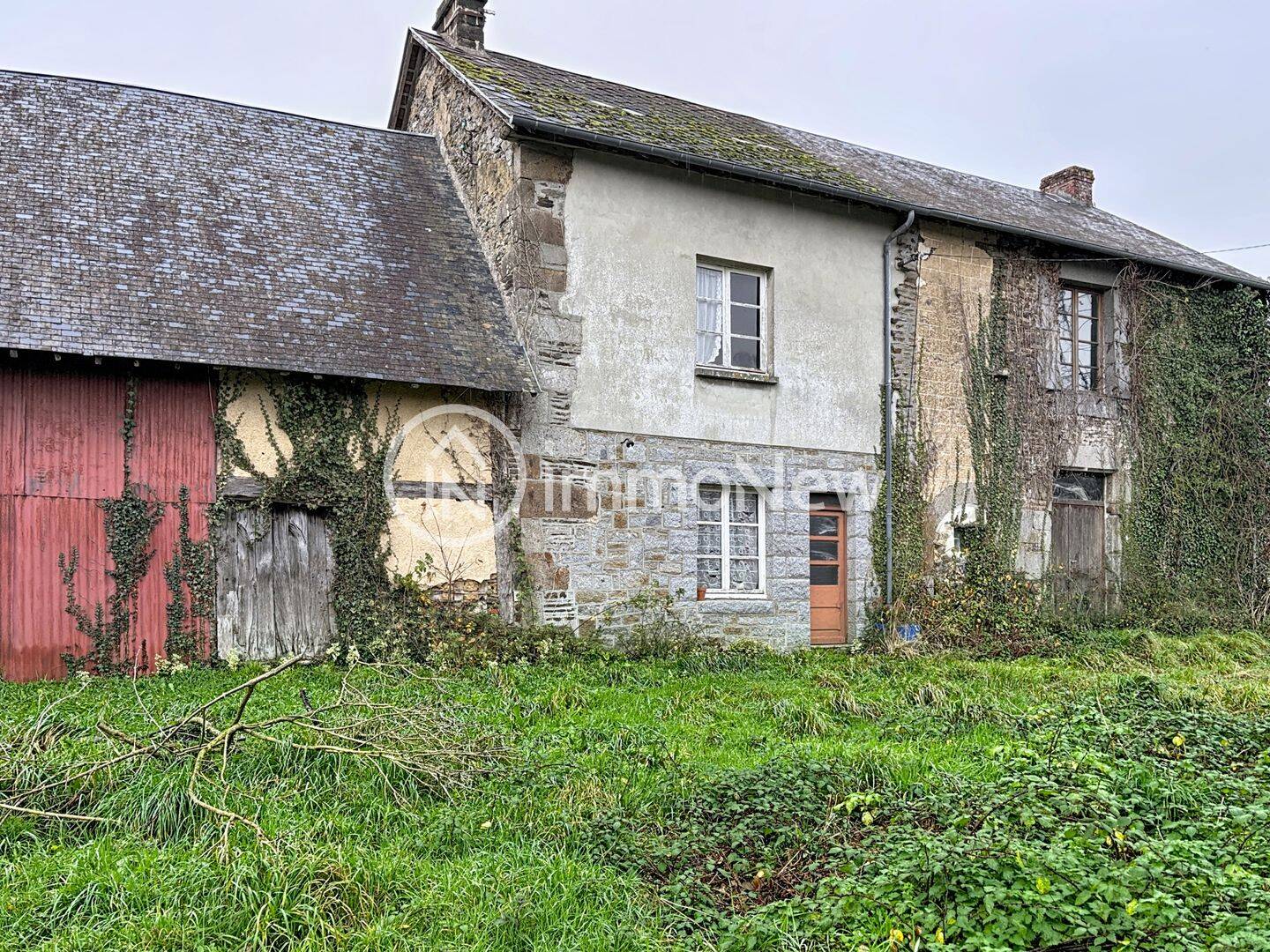 Maison 2 pièces 100 m² · à Isigny-le-Buat · 100 m² · 44 500 €