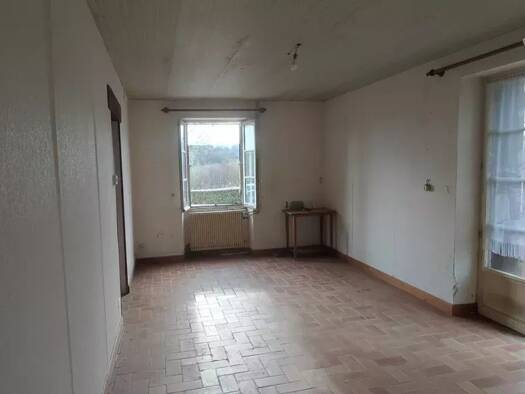 Appartement à vendre 85 100 € 5 chambres 160 m² RDC La Chapelle-Gaugain 72310