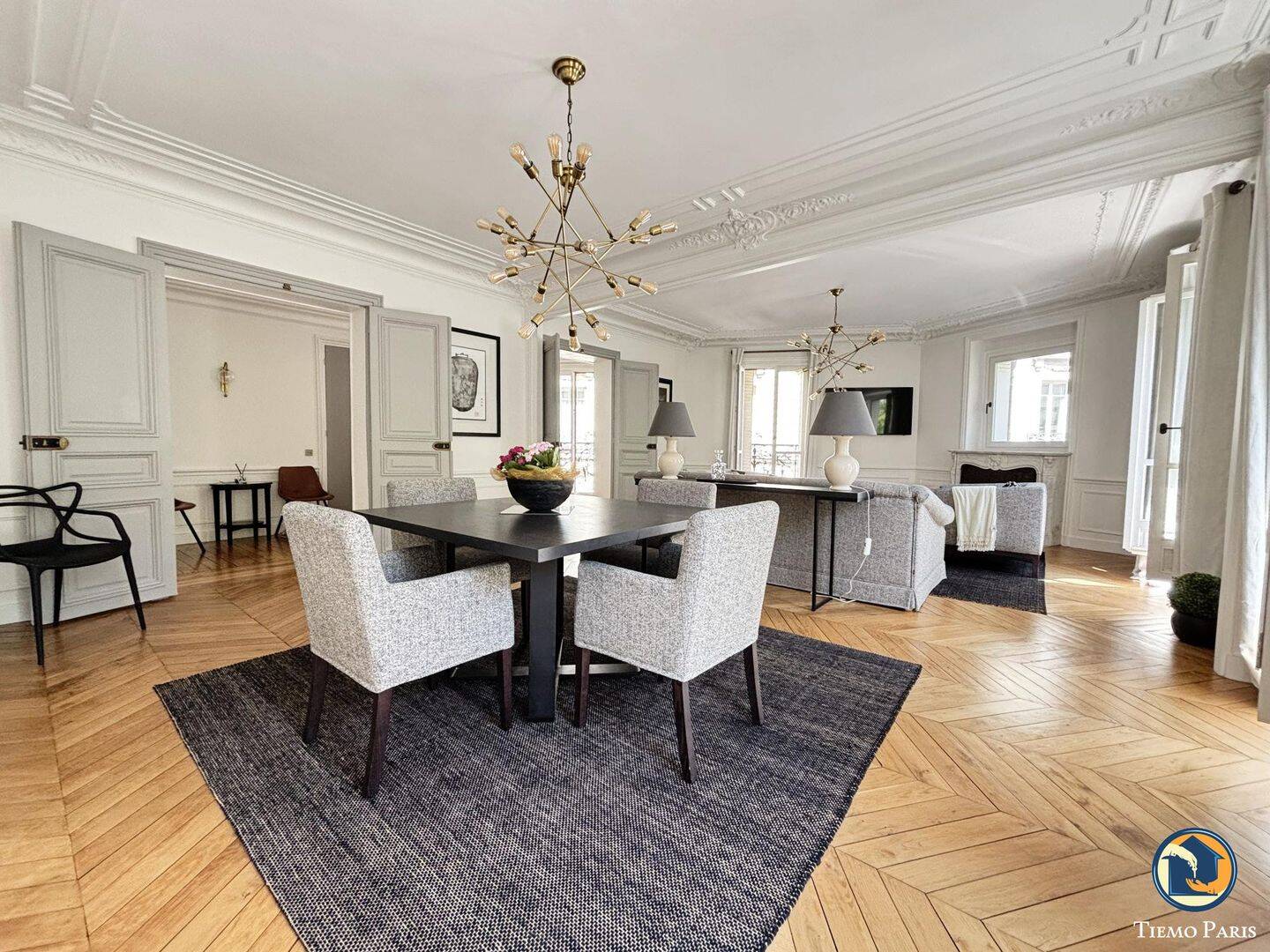 Appartement 5 pièces 161 m² · à Paris 17ème Arrondissement · 161 m² · 8 150 €