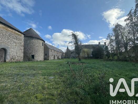 Demeure à vendre 335 000 € 6 pièces 2 chambres 143 m² 7 000 m² de terrain Le Mesnil-Aubert 50510