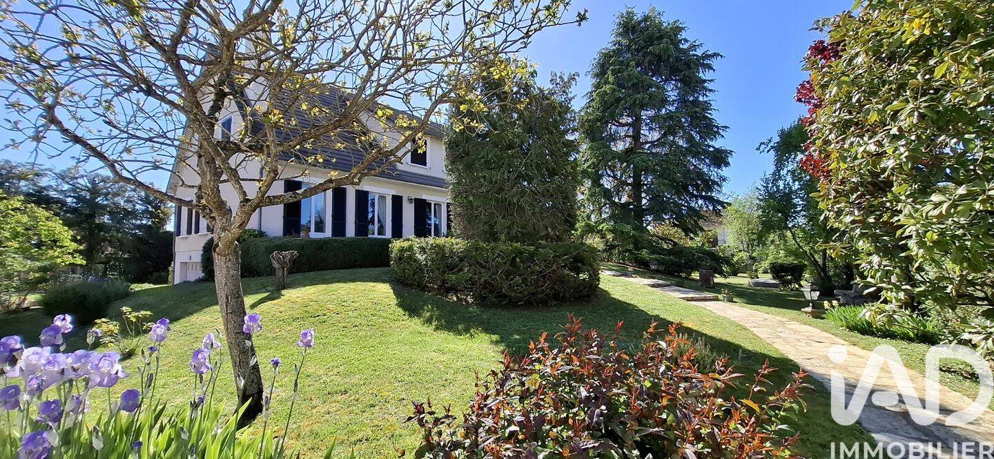 Maison 11 pièces 324 m² · à Villeneuve-sur-Yonne · 324 m² · 289 000 €