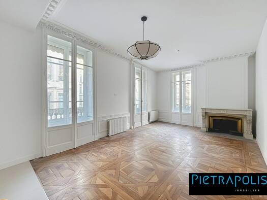 Appartement à vendre 495 000 € 3 pièces 2 chambres 69 m² Étage 2/4 Lyon 2ème arrondissement 69002