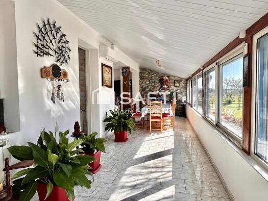 Maison de plain-pied à vendre 266 475 € 5 pièces 3 chambres 135 m² 1 650 m² de terrain Sablonceaux 17600