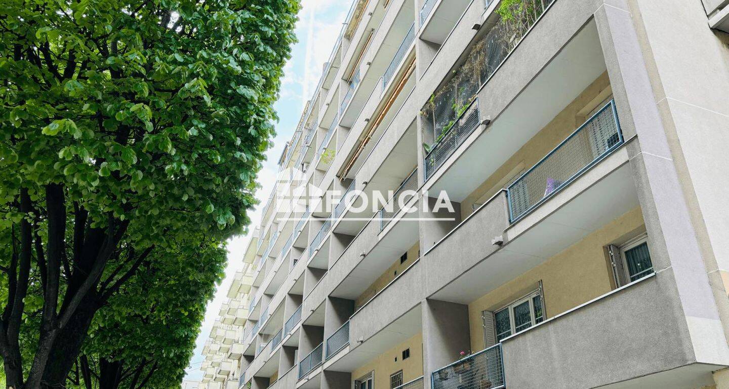 Appartement 3 pièces 55 m² · à Grenoble · 54,6 m² · 119 000 €