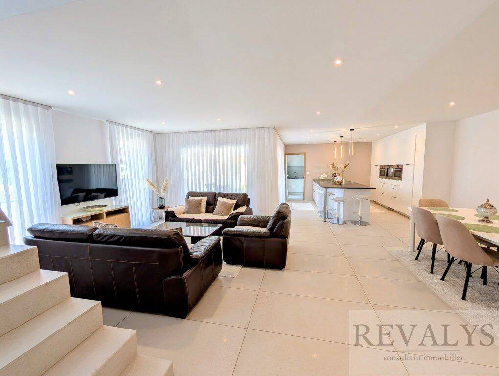 Maison 6 pièces 180 m² · à Perrigny-lès-Dijon · 180 m² · 660 000 €