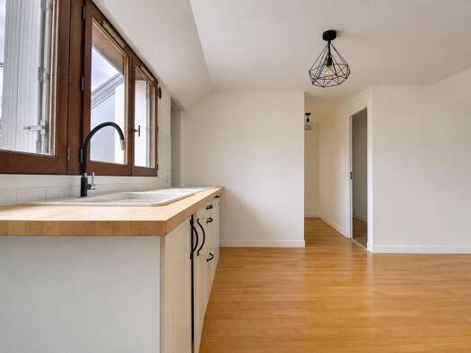 Appartement à vendre 230 000 € 3 pièces 2 chambres 50 m² 3ème étage Agent Sarre-Centre-Les Vallées-La Garenne Colombes 92700