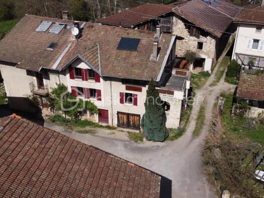 Maison à vendre 245 000 € 5 pièces 3 chambres 137 m² Izeron 38160
