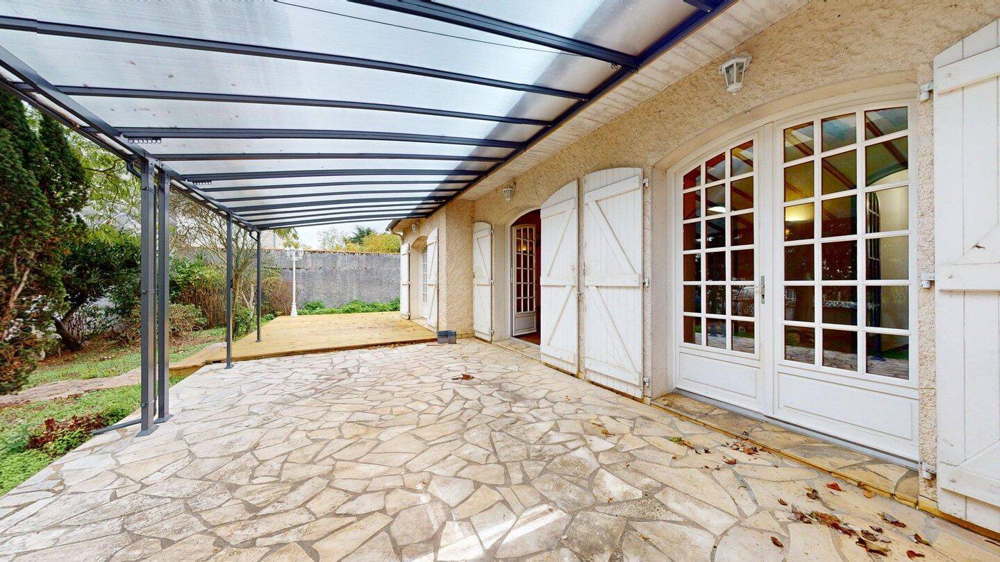 Maison 6 pièces 141 m² · à Lys-Haut-Layon · 141 m² · 205 000 €