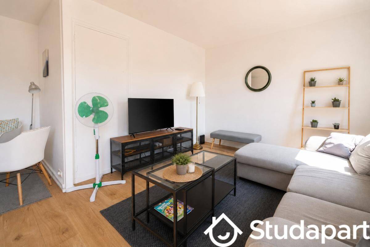 Appartement 3 pièces 68 m² · à Courbevoie · 68 m² · 2 100 €/mois