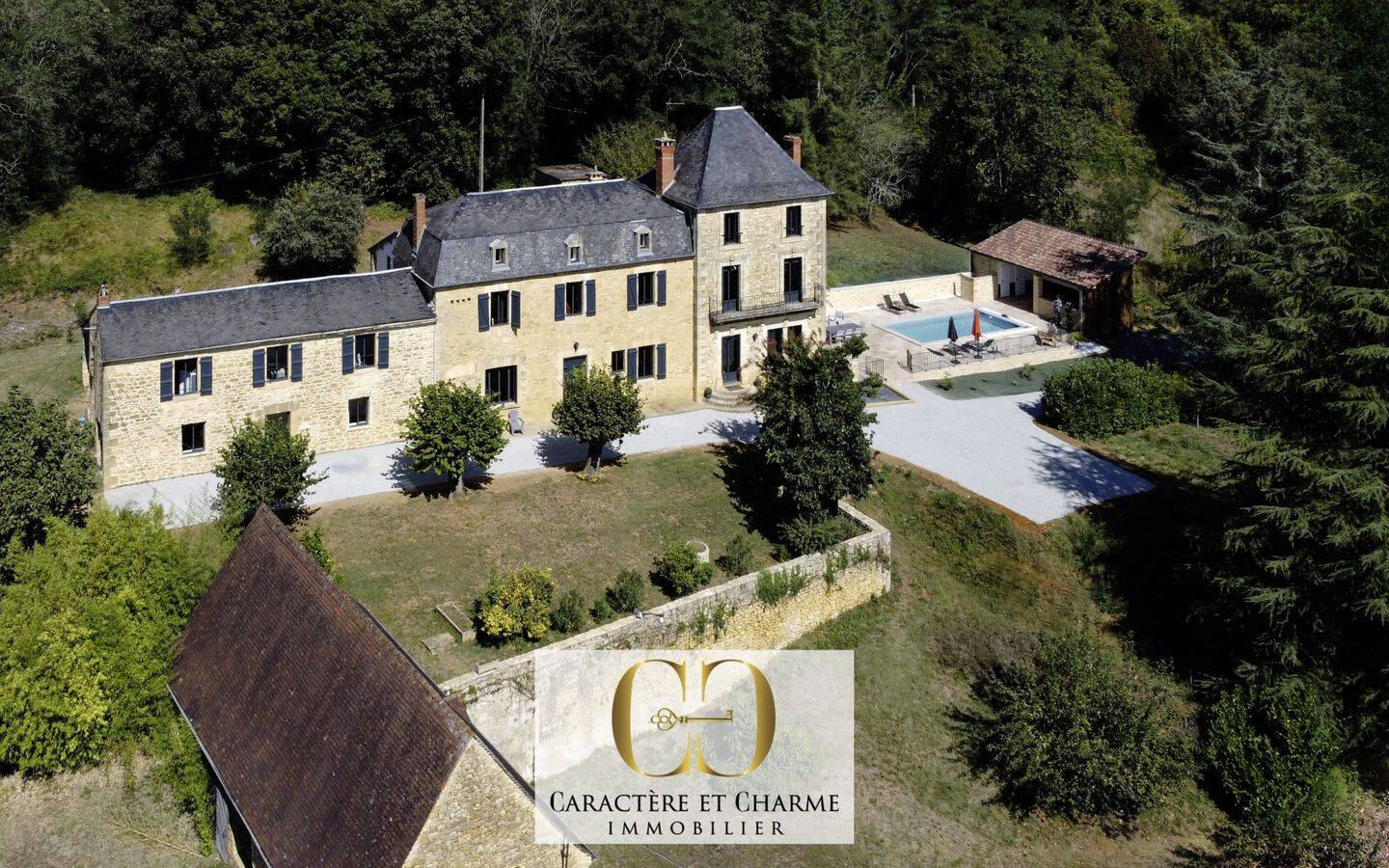 Maison 17 pièces 525 m² · à Sarlat-la-Canéda · 525 m² · 895 000 €