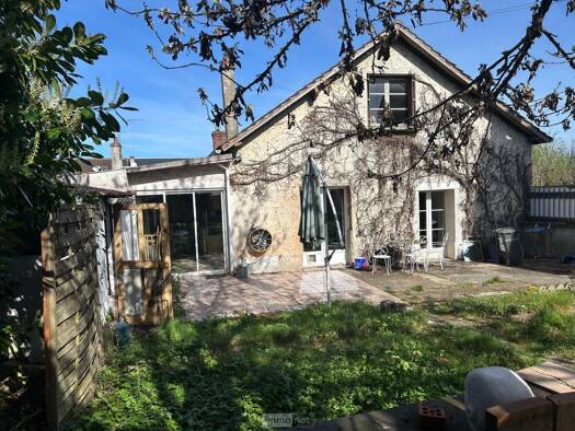 Maison à vendre 116 500 € 3 pièces 2 chambres 93 m² 341 m² de terrain Interquartiers Blois 41000