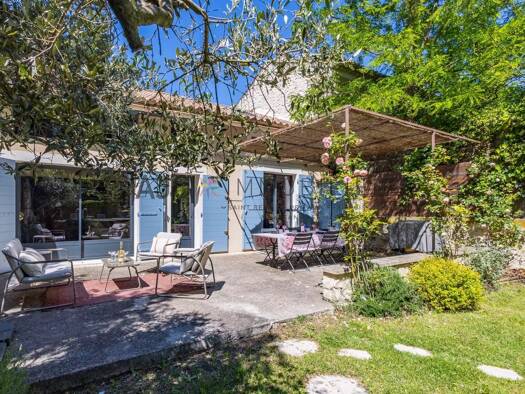 Maison à vendre 755 000 € 4 pièces 3 chambres 150,5 m² 338 m² de terrain Les Ecarts Saint-Rémy-de-Provence 13210