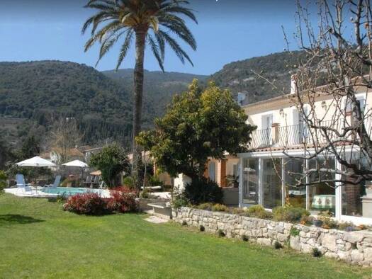 Villa à vendre 770 000 € 8 pièces 194,8 m² 1 035 m² de terrain Tourrettes-sur-Loup 06140