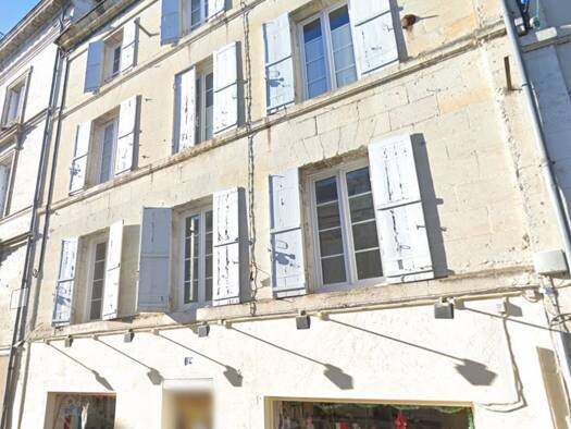 Immeuble à vendre 131 875 € 200 m² Chalais 16210