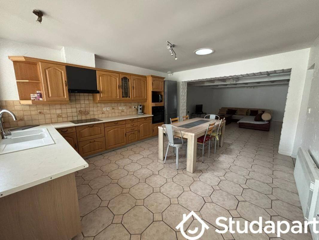 1 pièce 11 m² · à Gradignan · 11 m² · 550 €