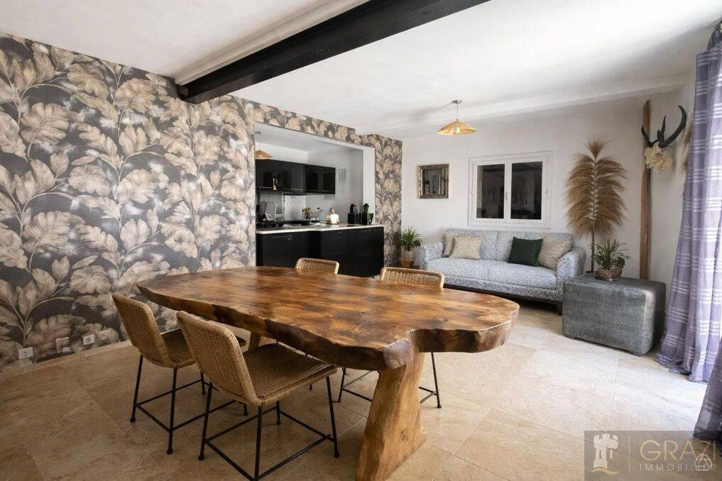 Appartement 5 pièces 102 m² · à Six-Fours-les-Plages · 102 m² · 460 000 €