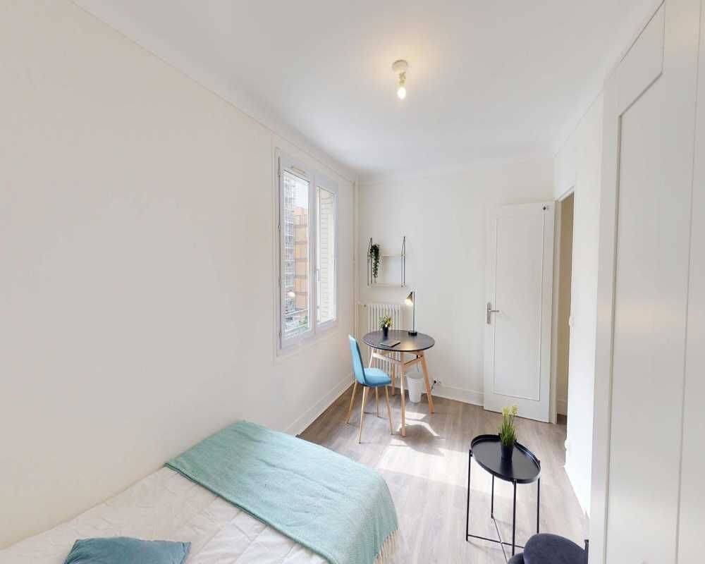 Appartement 5 pièces 110 m² · à Paris 17ème Arrondissement · 110 m² · 1 175 €