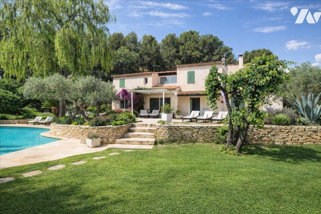 Maison 7 pièces 221 m² · à Saint-Mitre-les-Remparts · 221 m² · 892 500 €