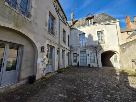 Immeuble à vendre 473 000 € 300 m² Centre Ville Montargis 45200