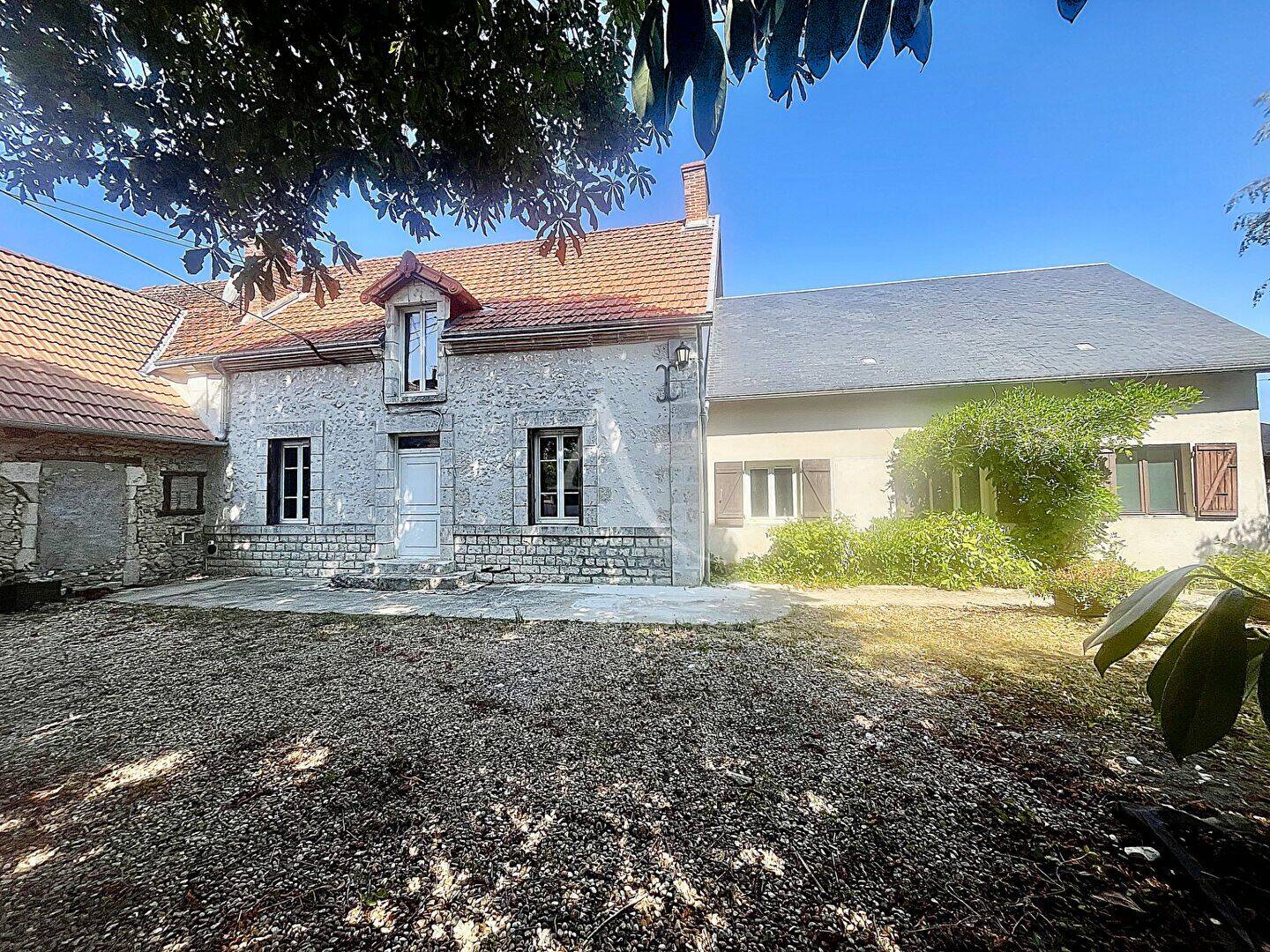 Maison 6 pièces 214 m² · à Chitenay · 214 m² · 232 000 €