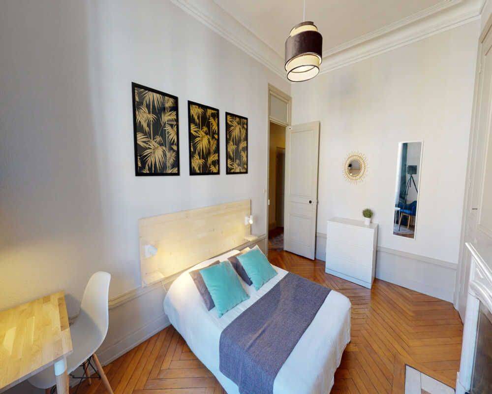 Appartement 3 pièces 80 m² · à Lyon 7ème Arrondissement · 80 m² · 745 €