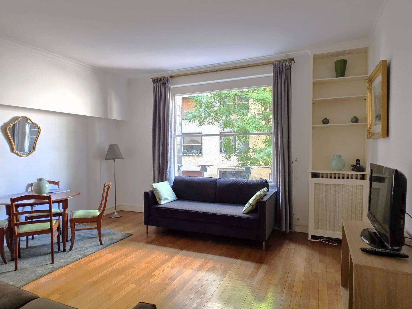 Appartement 2 pièces 48 m² · à Paris 15ème Arrondissement · 48,5 m² · 2 148 €/mois