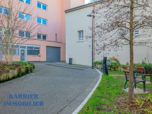 Local commercial à vendre 149 900 € 98,3 m² de surface de vente Bourgoin-Jallieu 38300