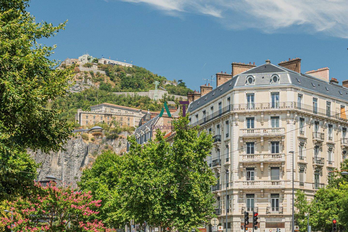 Appartement 4 pièces 106 m² · à Grenoble · 105,7 m² · 330 000 €