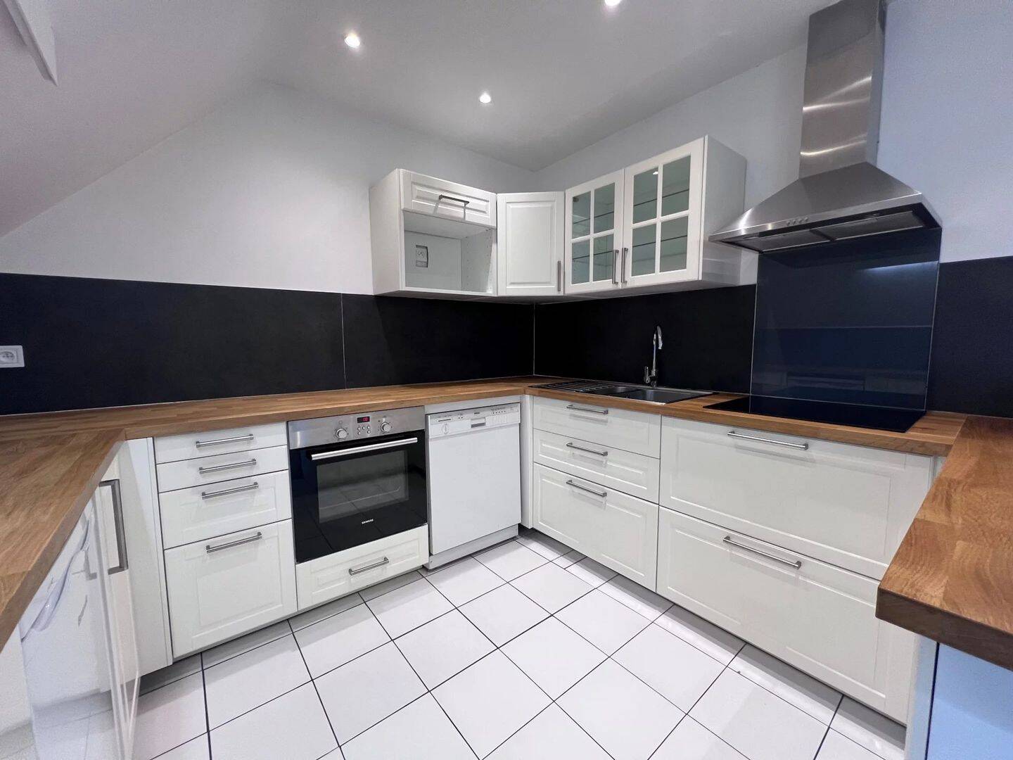 Appartement 3 pièces 74 m² · à Lamorlaye · 74 m² · 920 €/mois