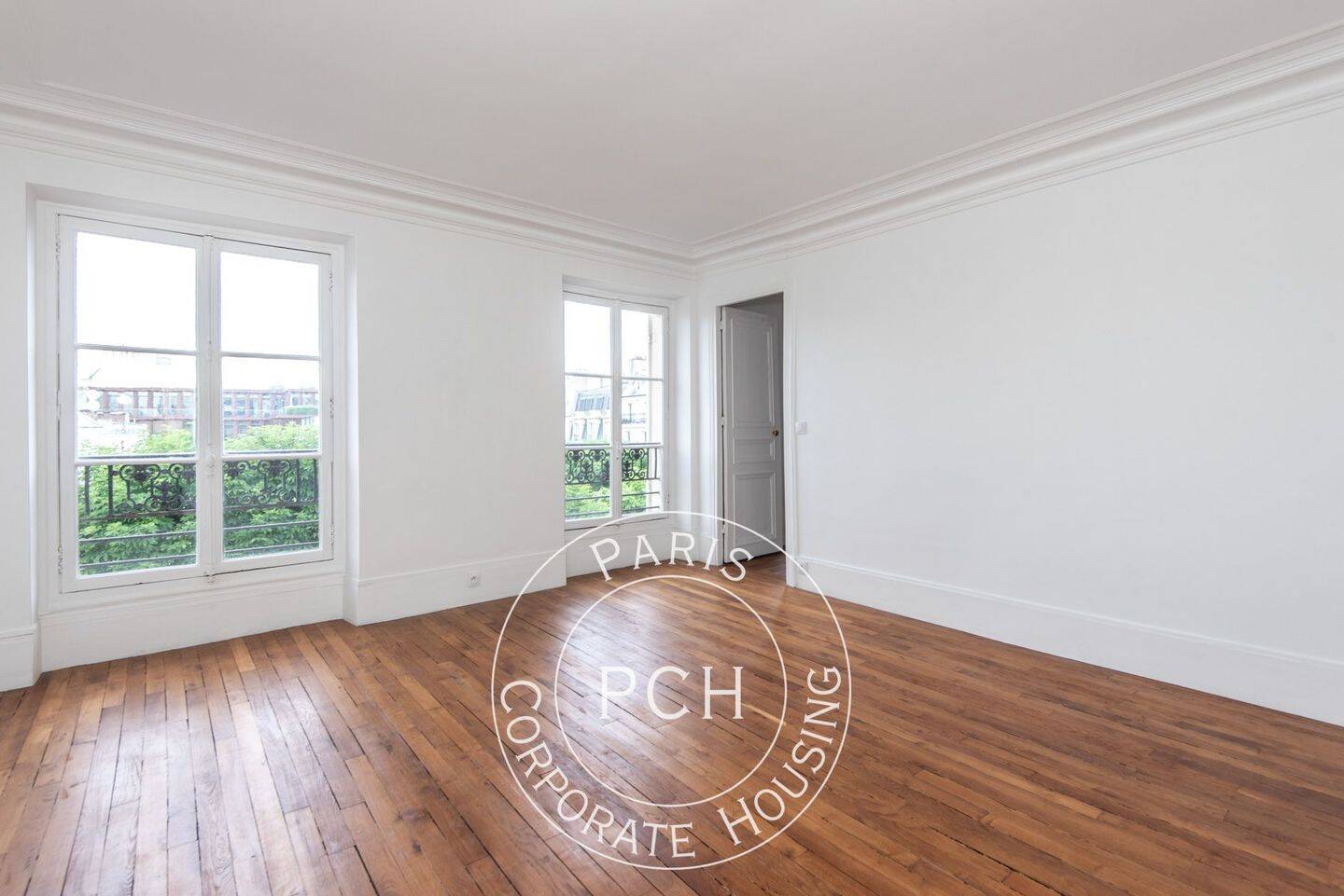 Appartement 4 pièces 73 m² · à Paris 7ème Arrondissement · 73,4 m² · 2 700 €